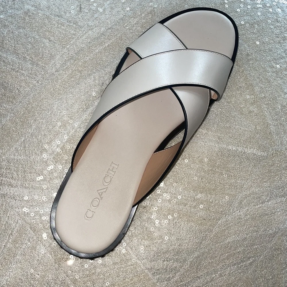 COACH
Hailey Flat Leather Sandals off white 8.5 NIB - Picture 2 of 11